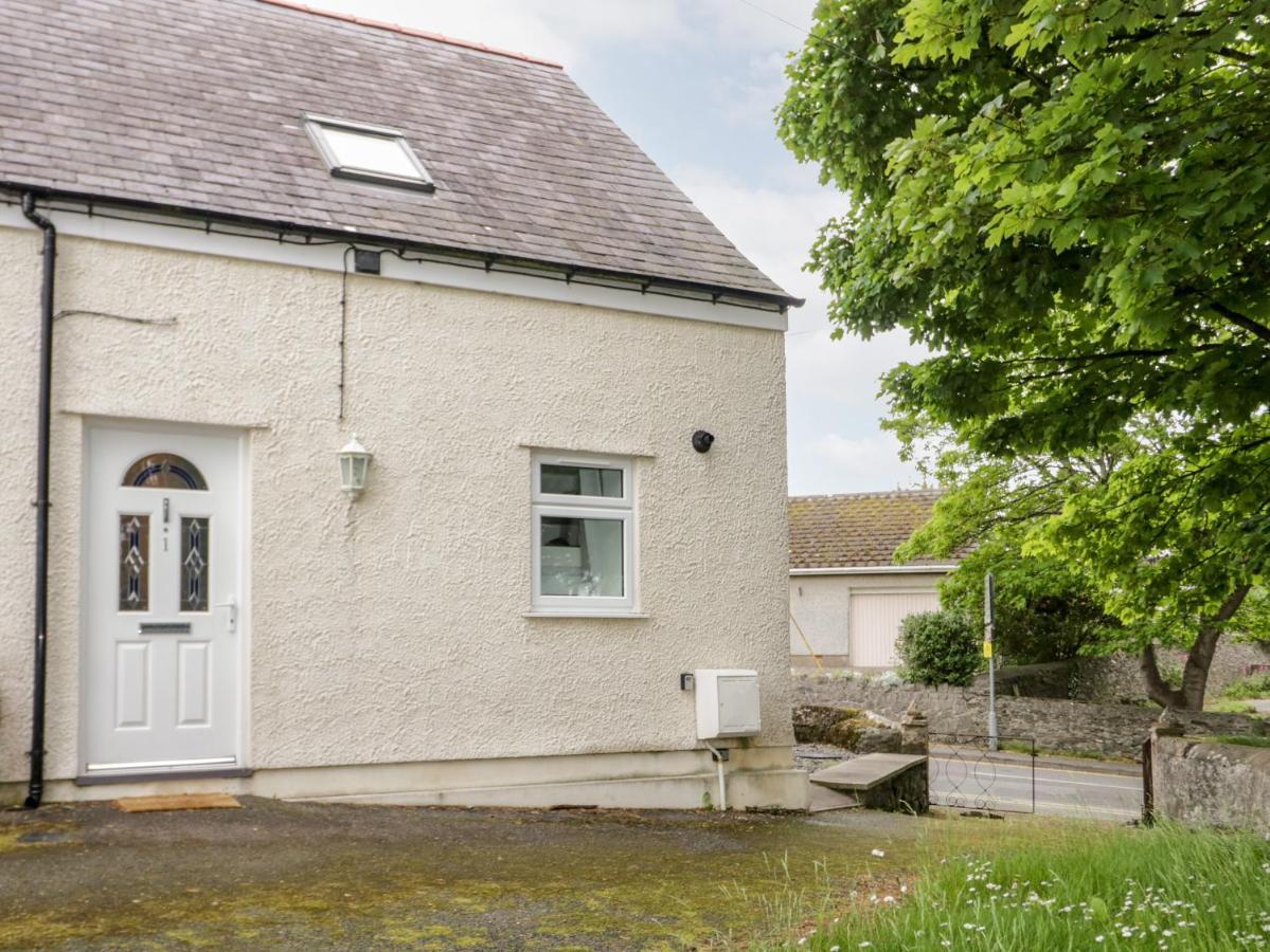 1 Old Kingdom Hall Amlwch